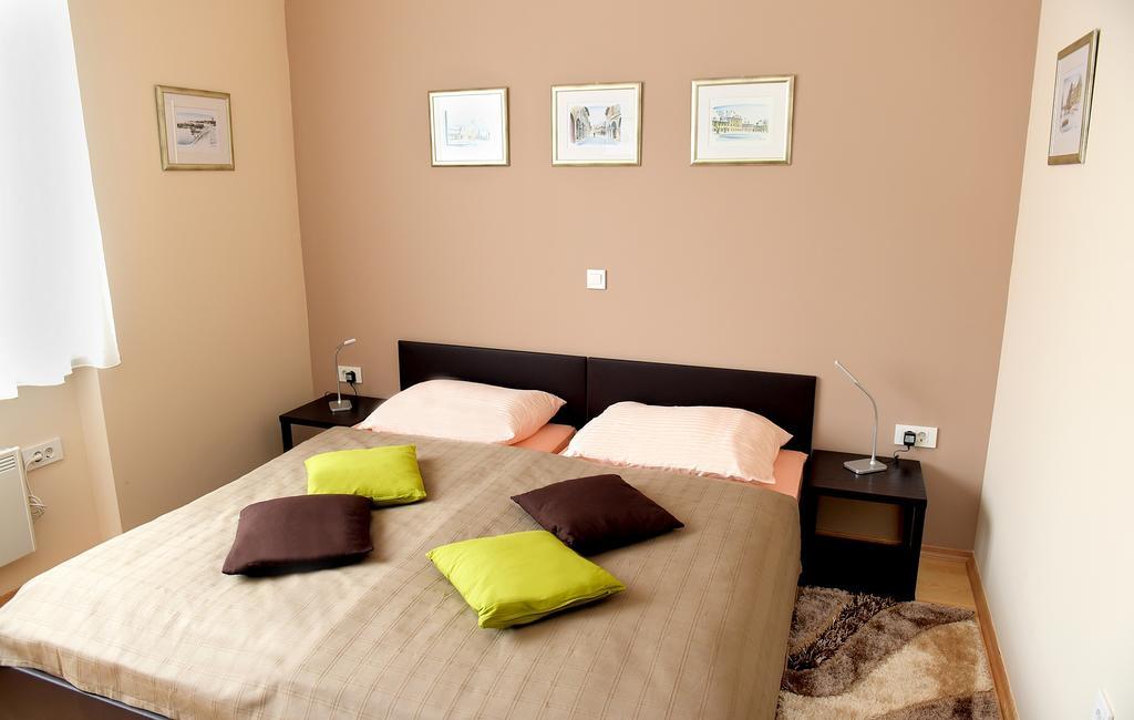 Apartman Cesaric Осиек Экстерьер фото