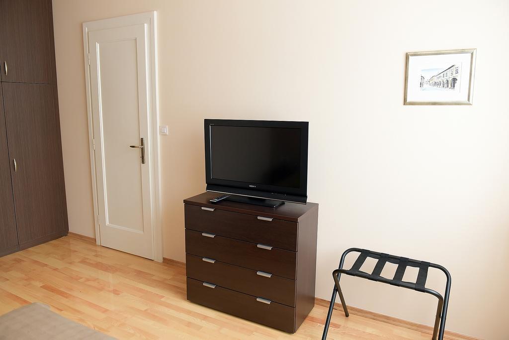 Apartman Cesaric Осиек Экстерьер фото
